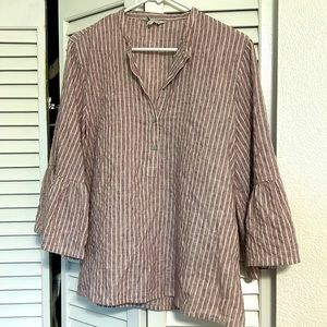 Lucky Brand lightweight top. Flutter 3/4 sleeves.